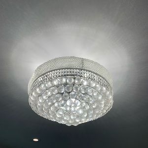 SOLD 🚫🚫🚫 Chandelier